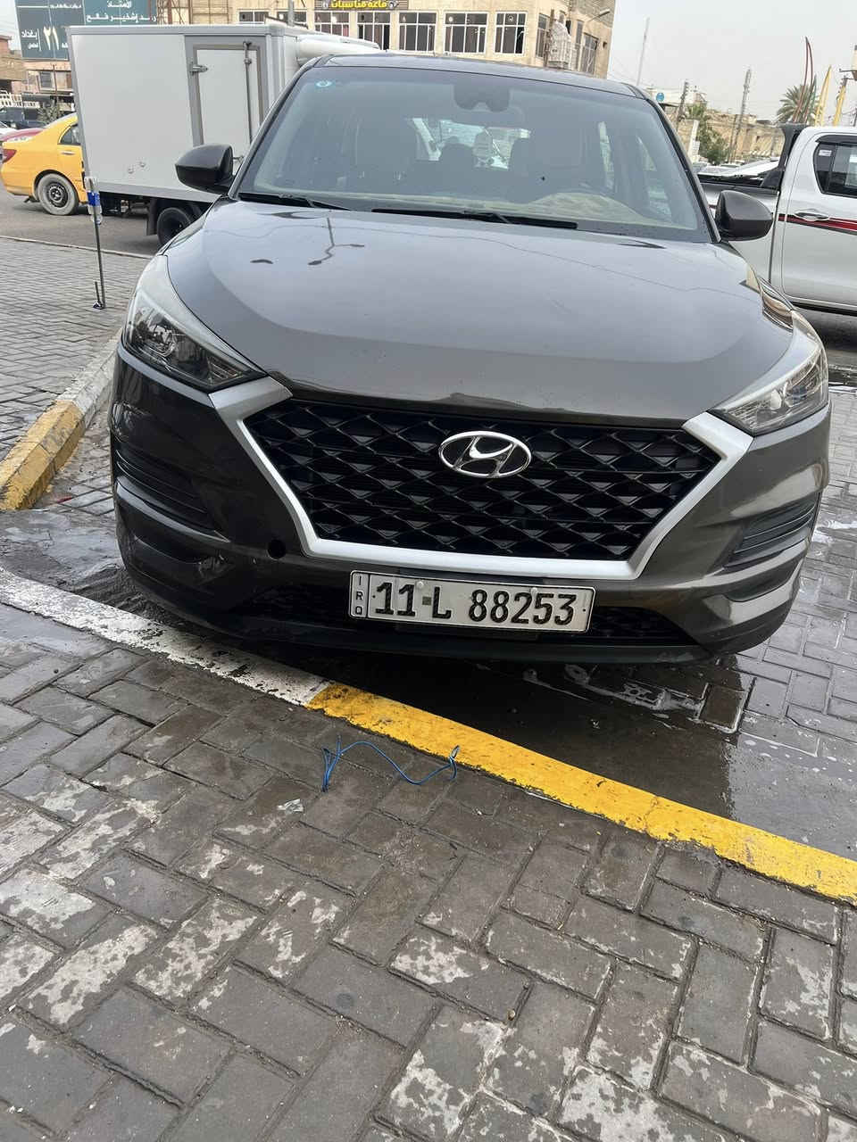 السلام عليكم
‏Hyundai توسان 2020 للبيع 
‏سيارة وارد أمريكي مثل ما موضح بالصور الحادث سرقة دشبول فقط وهنا بالعراق صارت بيهه كم طخه السيارة من ناحية كير ومكينة كهربائيات وتدفئه وتبريد خير من الله سيارة جاهزة وما بيها أي نقص تجي تأخذها فحص وتوديها سونار وبيك خير وتدلل  والسياره باسمي تحويل ثاني يوم رقم بغداد  الرقم الجديد الانكليزي السعر 165 ورقه وبيها مجال بسيط جدا حك الجيه وإذا عندك اي استفسار خابر وسهله رقمي ***********  
***********ابو مصطفى 
مكاني حي الجهاد
