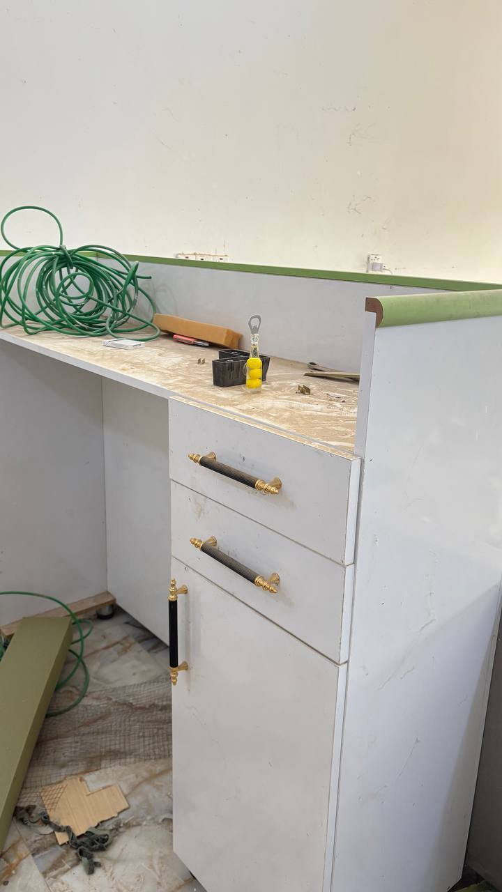 السلام عليكم
اغراض للبيع سعر مناسب جداا ومستعجل 
عارضات اثنين
ميز شاشة بي خزن عدد ٥
كاشير عدد اثنين
الشراي يجي خاص او اتصال عل رقم
***********
