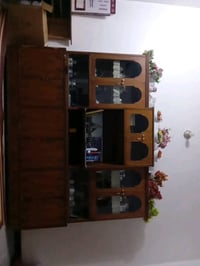 معرض كلش كبير خشب اصلي كلش مساحة كلش زينة ونضيف قابل للتفاوض