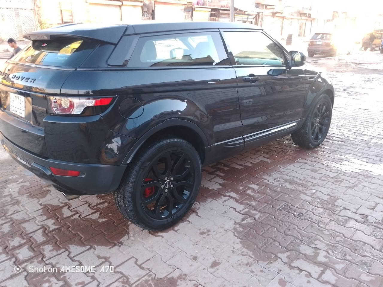 السلام عليكم
سيارة موديل 2012 رانج
بصمه......قماره بانوراما 

فول مواصفات كير ماوس 
كشنات كهرباء مري شفط 
مكينه اربعة سلندر بلادي 

تبريد تدفئة شغال.... مكينه و كير ... تخم تاير جدد مكفولات
بيه 3 قطع صبغ بلا ضربه و لا معجون 
مكينه 2400 kw

سنوية رقم انكليزي 
سياره جاهزة ما بيه نقص 
السعر 100 

الهاتف ***********
العنوان : بغداد مدينة الصدر قطاع 4 قرب مدرسة جهينة
