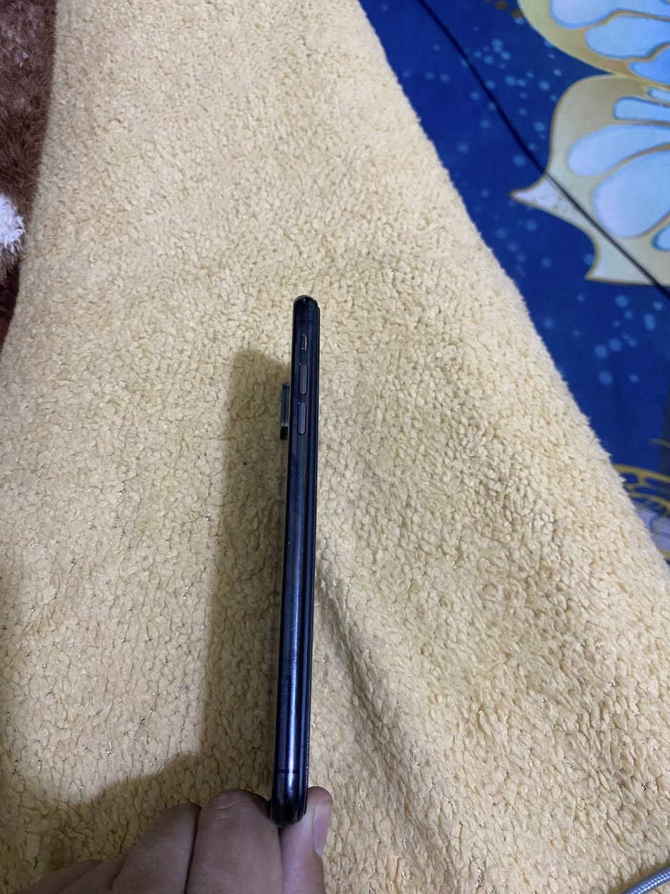 سلام عليكم XS MAX
جهاز نضيف كلشي ما مبدل بي 

ذاكرة ٦٤ 

بطارية ٨٠ 

سعر ٢٠٠

مكاني بغداد جميلة 

***********
