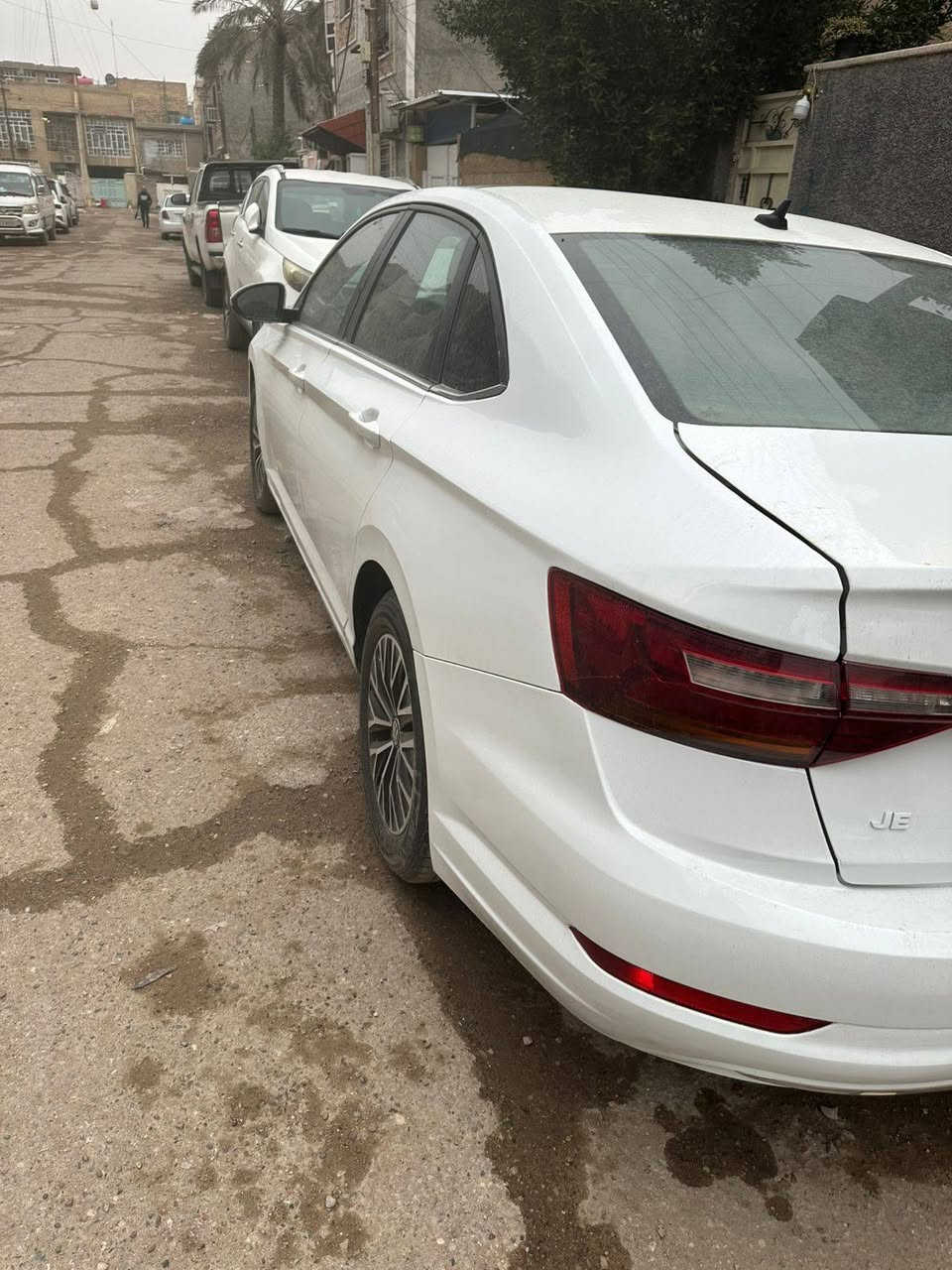 سلام عليكم جيتا للبيع لكير عالس نمره   يعني تبديل كير  2019  حجم المحرك 1400 سياره معوقين بعدلهه سنه وصير حره. راعيهه موجود  حي يرزق الولد اخرس وشاب مسويلي وكاله عامه. بسمي  مصبوغه حزام  سياره   العنوان بغداد  حي اور    السعر 100 وبيهه مجال بسيط  ***********
