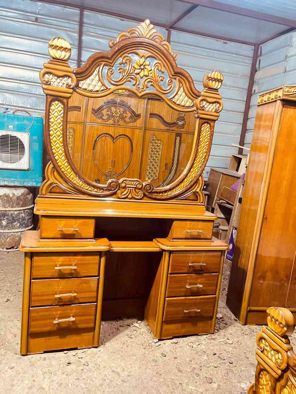 غرفه اخشاب للبيع ست ابواب ملحق نضيف صاج داخل وخارج شغلل تزكام زاويه كنتوريه السعر 650 الإتصال على الرقم *********** بغداد متواجد واتساب وعندي توصيل بكروه
