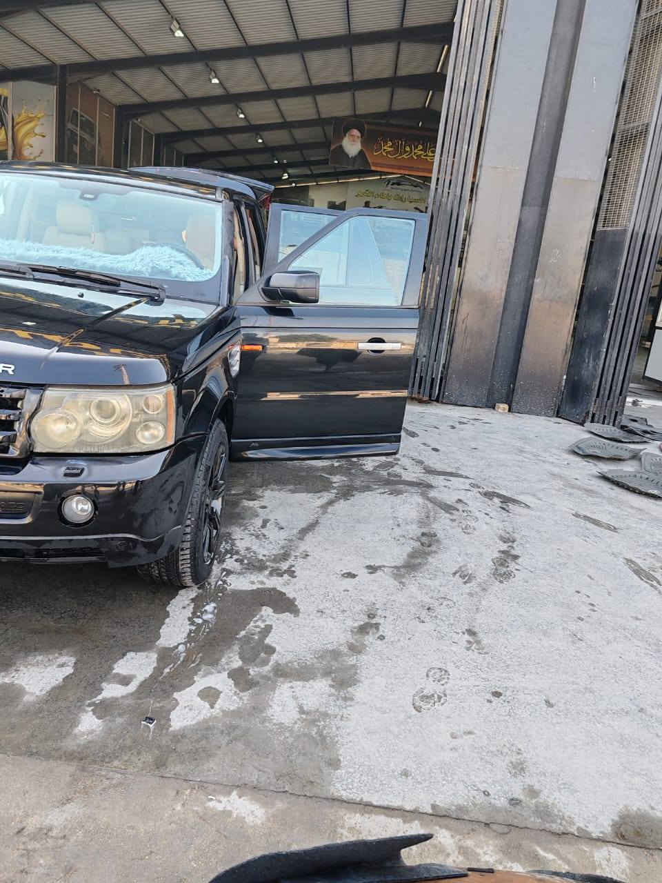 بسبب الوعود الكاذبه اعيد النشر واقلل السعر رانج موديل ١٣ السياره نضيفه احله من الصوره السياره موديل 13السياره اوصولي بس وكاله مابيه جان لونه مشمشي وغيرت لونه اسود يعني الي اله خلك يكدر يمشي بشغلته بس اني ابيع ادوات ادوات رقمه اربيل وسنويه موجوده وبيه خيط بخار بيه ولف وترايك للبصره روحه وجيه السعر 65ورقه قفل قفل متواجد *********** واتساب
