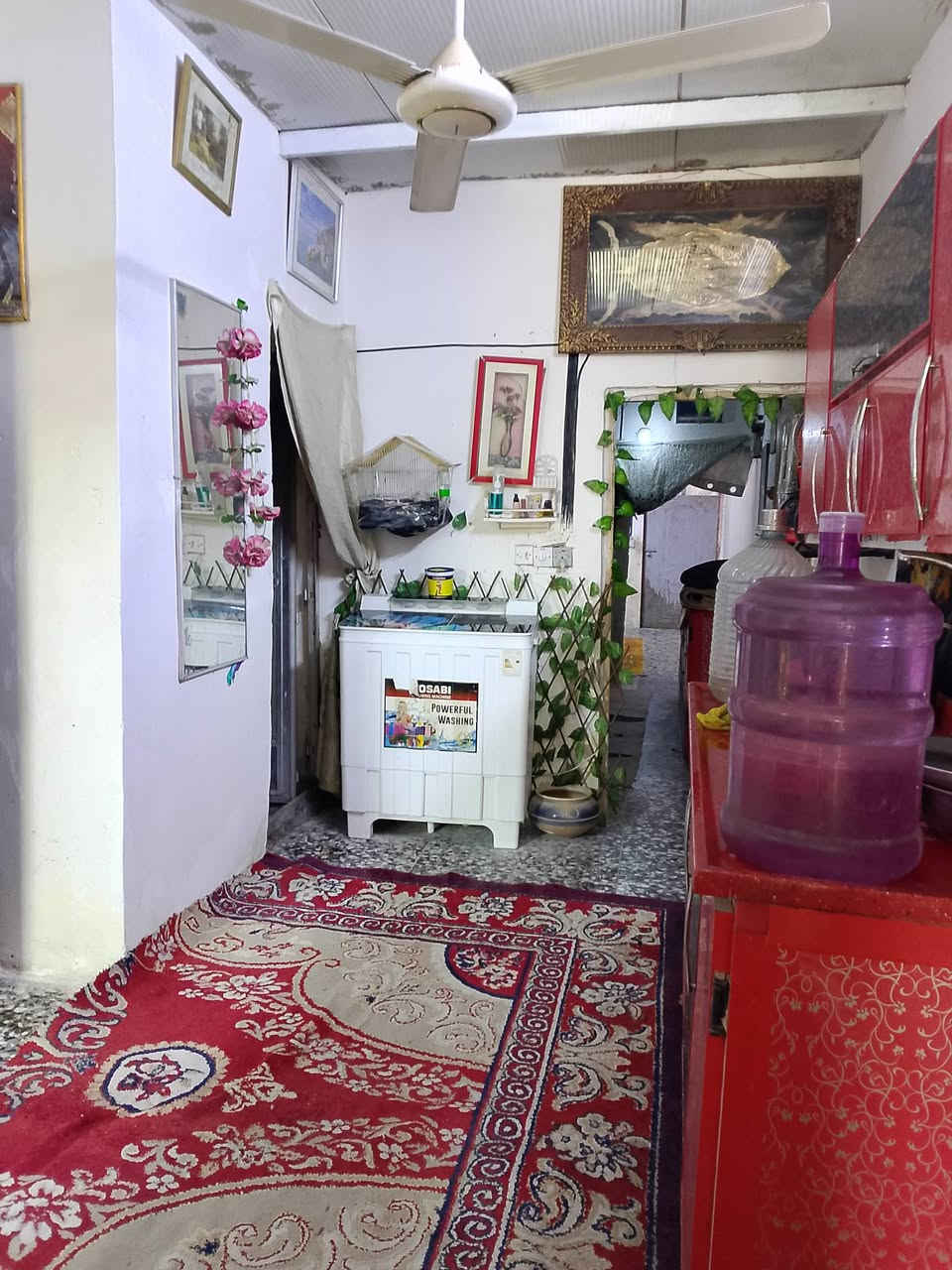 البيت البيع غرفتين وصاله واستقبال وطرمه وملحقاته وسكف سندويش والسعر 28 رايدينه ومكاتبه فقط العبيدي قريب السوق والمدارس والاتصال عل الرقم ***********
