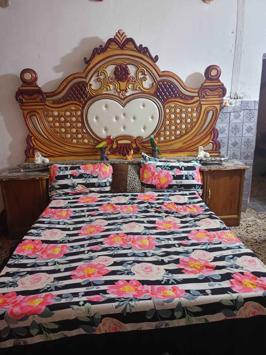 سلام عليكم غرفه نوم لبيع جديد
وبعد وياهه زاويه ممصوره مظمومه بعده جديد 
السعر خاص ***********
