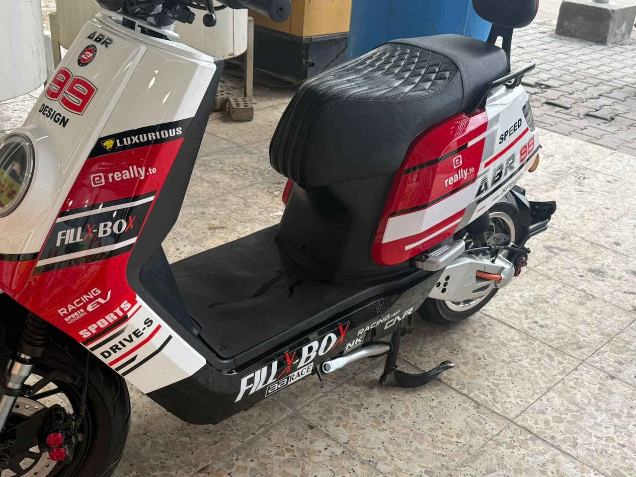 السلام عليكم دراجه كاسحه شحن للبيع موديل 25ماشيه قليل نظافه 98بالميه مكفوله كفاله عامه برغي نقص ماكو دراجه على البلاد للاستفسار الاتصال على الرقم ***********العنوان كربلاء حي   العباس*********** السعر مليون 650وبيها مجال لشرايه حك الجيه
