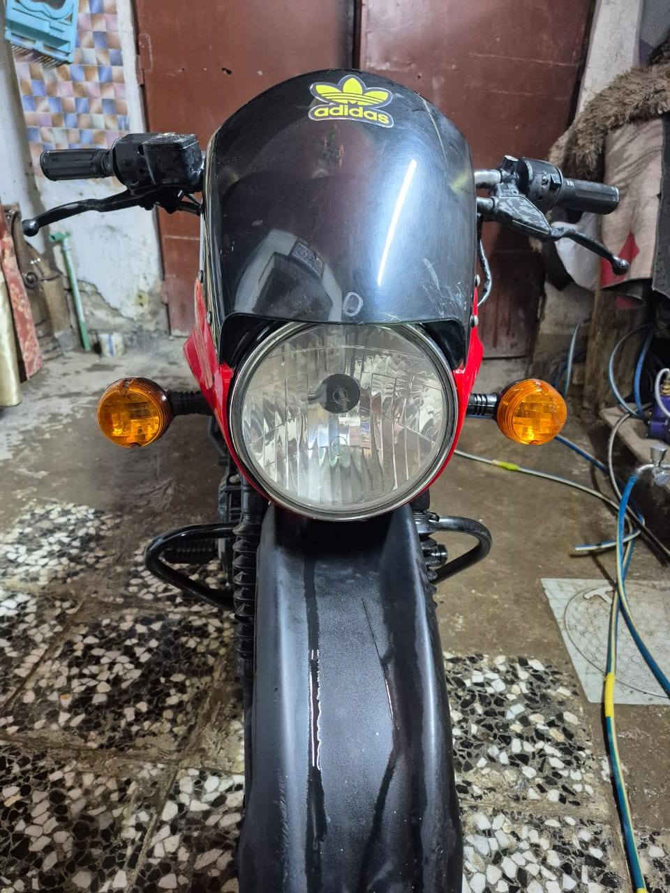 سلام عليكم
بوكسر م23 (كفاله عامه سنويه بأسمي ومحرك كاور  مال قفاز السعر ب1900.  هاذ رقمي👈(***********)
