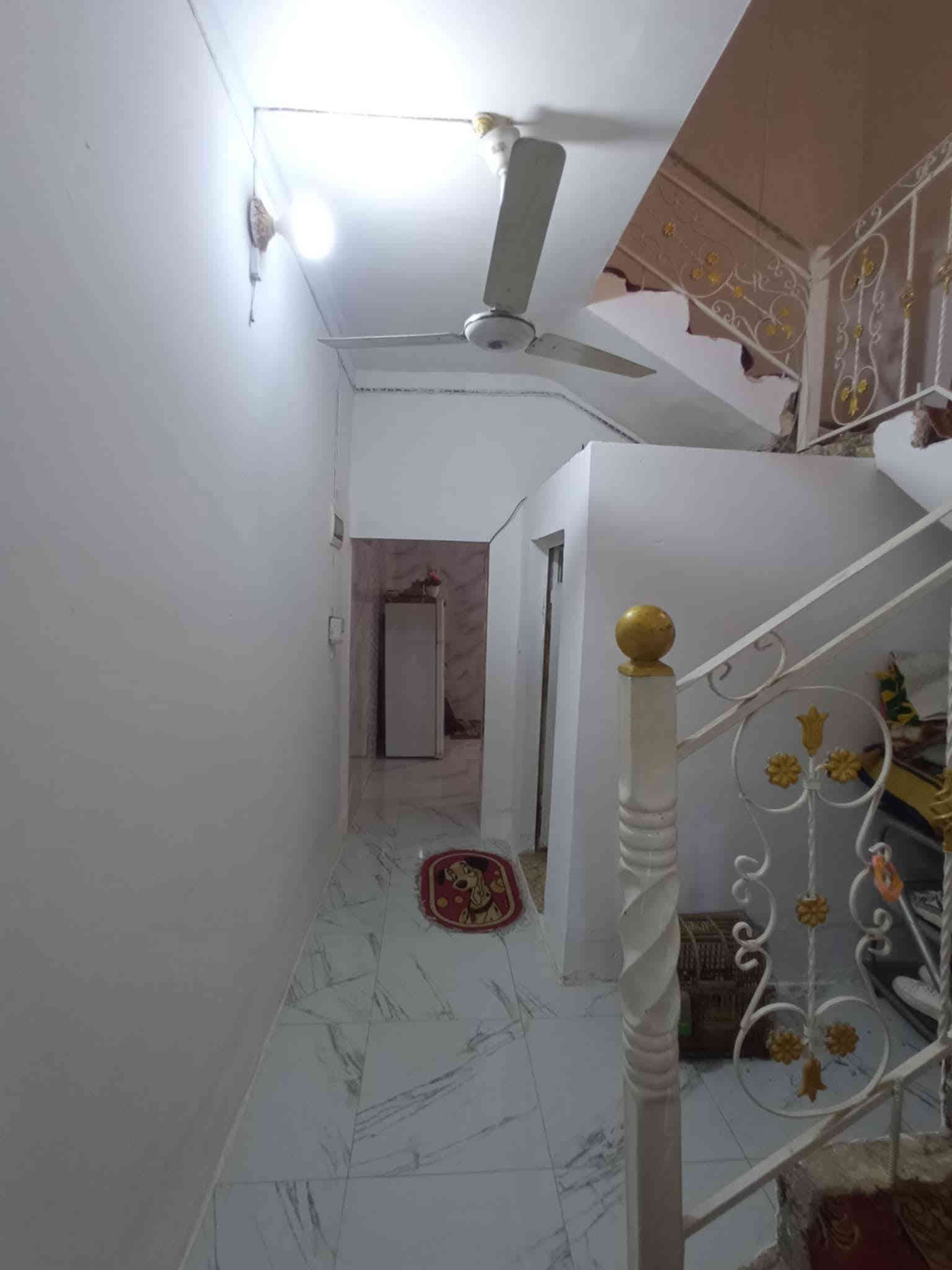 اللهم صل على محمد وال محمد 
دار للبيع المساحه 100م طابو زراعي سند 25 تحويل مباشر 

                                   طابق واحد 
غرفه وكلدور وستقبال ومطبخ ومجمع صحيات داخل وخارج وبيتونه 

عنوان حله شارع 100قرب جسر المشات 

منطقه سكنيه خدمات بيت جديد ومرتب ولسعر جدا مناسب 

السعر   55  وممكن تفاوض للاستفسار اكثر اتصال ***********

                                      ملاحضه

عندك عقار اتريد اتبيعه او تأجره طابو صرف او طابو زراعي مراسلت الصفحه او اتصال ***********
