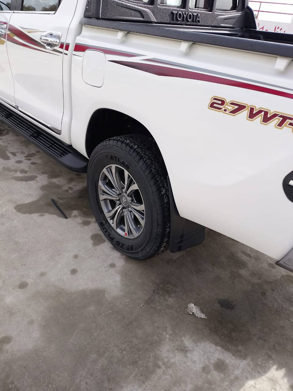 هايلوكس 2017 دفع رباعي ..كفالة عامة على وضع الشركه لاصبغ ولاتبديل طخم تايرات اصلي جديد ماشيه 100الف كم رقم سليمانيه جديد سنويه 2029.سعر 270ورقه 
***********
***********
