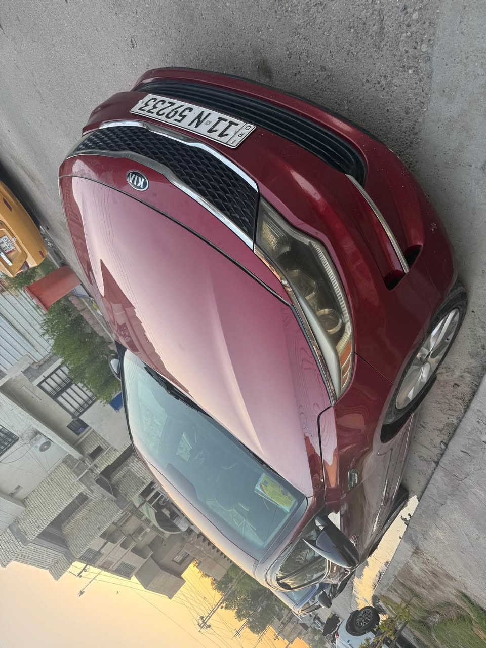 السيارة اوبتيما 2017 امريكي فئة EX 
مكينة 2400 حقن مباشر GDI
كير 6 نمر AT
لايتات فول انارة عالي ناصي + نهاري زينون 
ماشية 198 الف كيلو 
المكينة نظيفة ممتعوبة شلعة تبطنش ومعدل طيارة متنلزم بالدولي 
دهن اصلي
فيت بم وقاعدة اصلي شركة ام العقل 
تبريد ثلاجة وميفصل نهائيا
مواصفات بصمة + فتح صندوق ذكي عند الاقتراب + مري قلاب + مري شفط + تدفئة ستيرن + تدفئة كشنات 
3 وضعيات قيادة + مراية داخلية تعتيم اوتو
شاشة كار بلي و اندرويد اوتو  + نظام اندرويد سريع
كامرة FHD خلفي داورة ويه الستيرن مال شركة 
السيارة عليها منظومة غاز من شركة
Landi Renzo الايطالية
وكارت الضمان موجود
تشتغل نظام كل 4 رشات غاز رشة بانزين
اقتصادية جدا
تانكي الغاز تفويلة ب 10 الاف يمشي 520 كيلو او اكثر بالخارجي 
وبالداخلي 450 او اكثر حسب الكبس
البانزين المستخدم فقط عادي 
دوانز نهائيا ماكو ولا 1%مكان السياره بغداد الغزالية *********** بغداد, العراق
