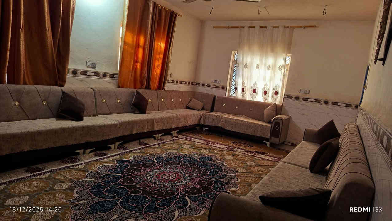 دار للبيع بعقوبة كاطون الرازي خلف المشروع قرب مدرسه التربيه مساحه 300م طابو صرف للاستفسار ***********
