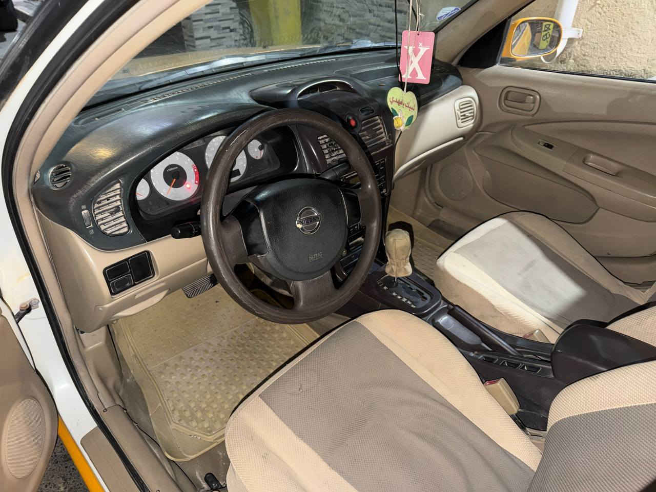 السلام عليكم للبيع سياره نيسان 2007 خليجي السياره كفاله من الضربه بيها طخه بسيطة مكينه وكير خير من الله المكان بصره القبله السعر (65) و بيها مجال قليل رقم الهاتف ***********
