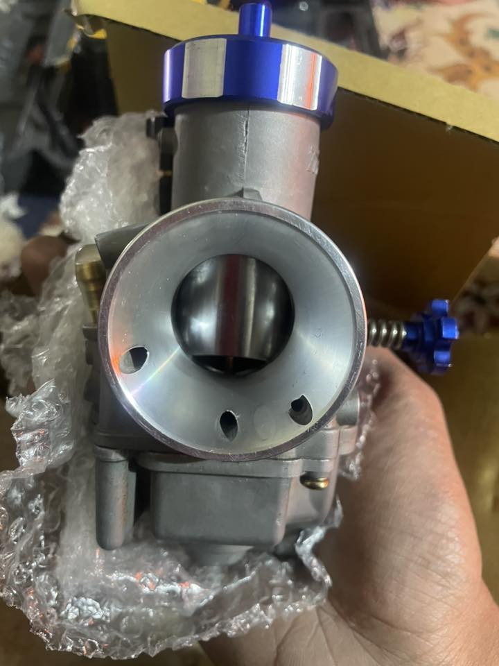 سلام عليكم كابريتر قفاز حجم(28)
ترهم على جميع دراجات بوش رياضيه فقط ماتشتغل عل بلاديه وياه ملحقاته كامله واير سكليتر مالته رايده ب٣٠قفل
***********
