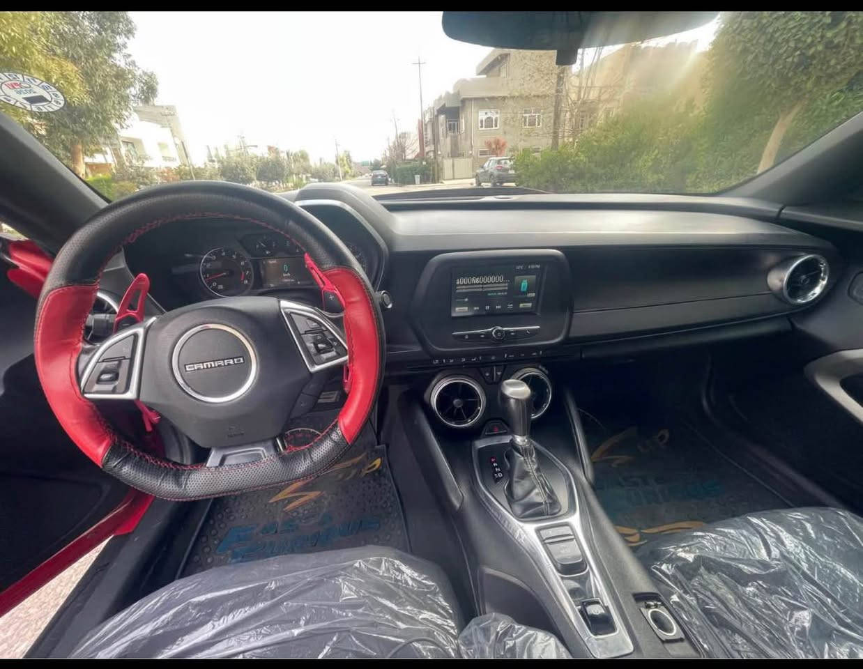 كامارو 2016 بيها قطعتين صبخ بدون دواخل
بيها مكانين عل بارد 
رقم سنوي جديد تحويل وكاله بشرط 
گير محرك بشرط 
سعر 103$ 
غرامه 240 الف نزل من سعر 
*********** زاخو, دهوك
