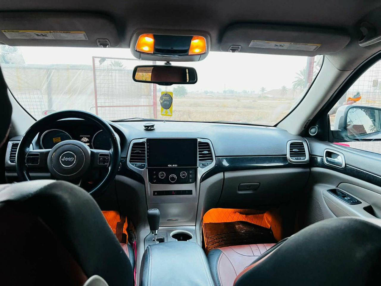 السلام عليكم للبيع أو مراوس
جيب لاريدوً 
موديل 2011
رقم بغداد الدولي 
محرك كير مكفولات 
محرك السياره 6سلندر 
مواصفات السيارة فول عده الفتحه 
ضرر السياره جاملغ وبنيد ومن الشركه صبغ قطعتين وشويه بل باب الخلفي 
السعر 145وبيها مجال بسيط وذا مايعجبك السعر كلشي أكوو بل سوك 
مكان السياره بغداد المحمودية 
1رقم الهاتف ***********
2رقم الهاتف ‪ 0770 880 3690
