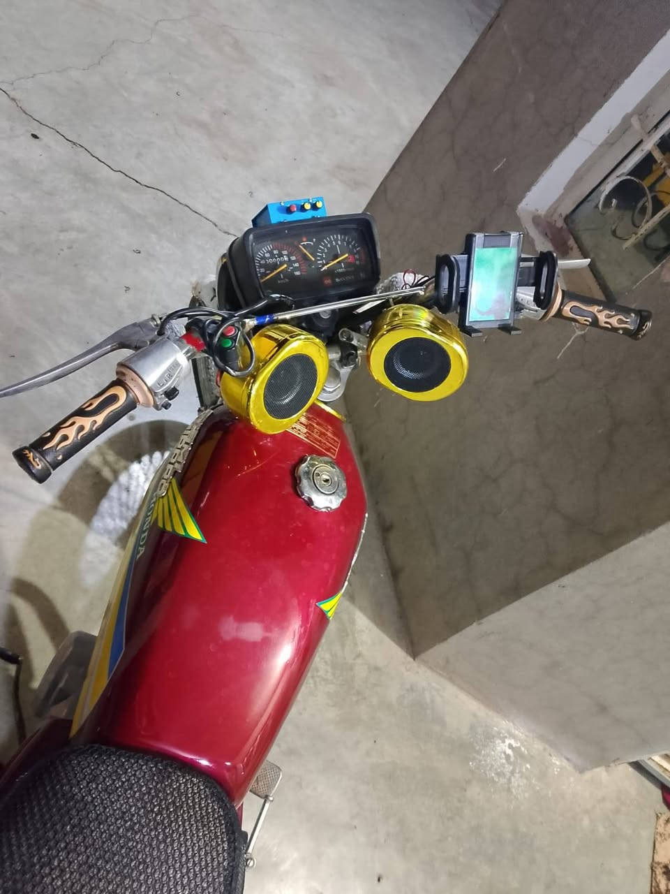 السلام عليكم ماطور للبيع مكلف بلنشر  كلو شغال لا تراسلني ماعرف عنو كلشي رقم صاحبو ***********
