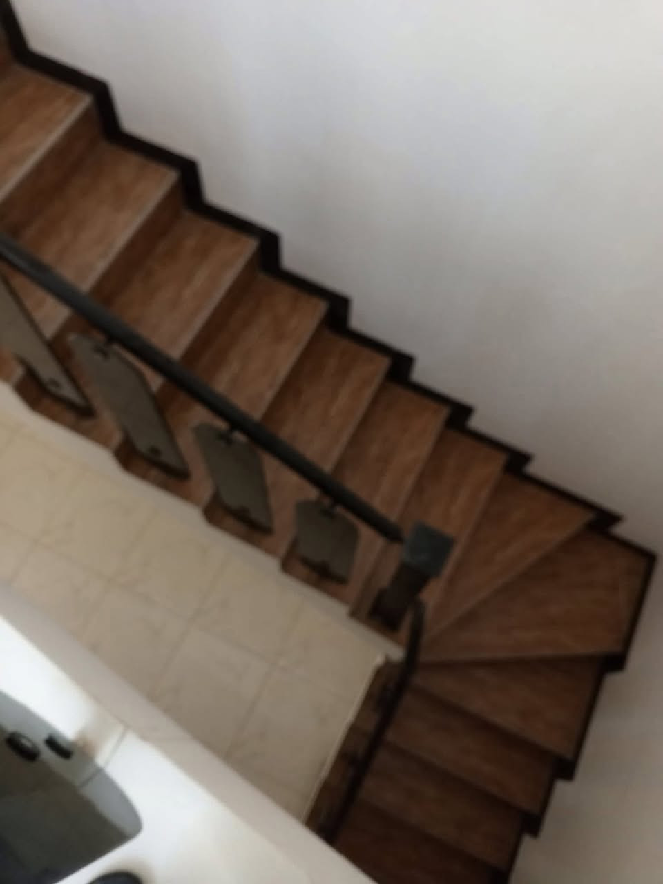 دار للبيع مساحه 110 متر بناء حديث درجة اولى طابو زراعي سند 25 البيت فارغ استلام مباشر للمشتري شارعه 10 متر غرفتين نوم مطبخ كلدور ستقبال صحيات عدد 3 موقعه خلف مدينة حمورابي ومدخل ثاني شارع 80 حي القضاة شارع مجمع زمزم تفاصيل
 ***********
***********
