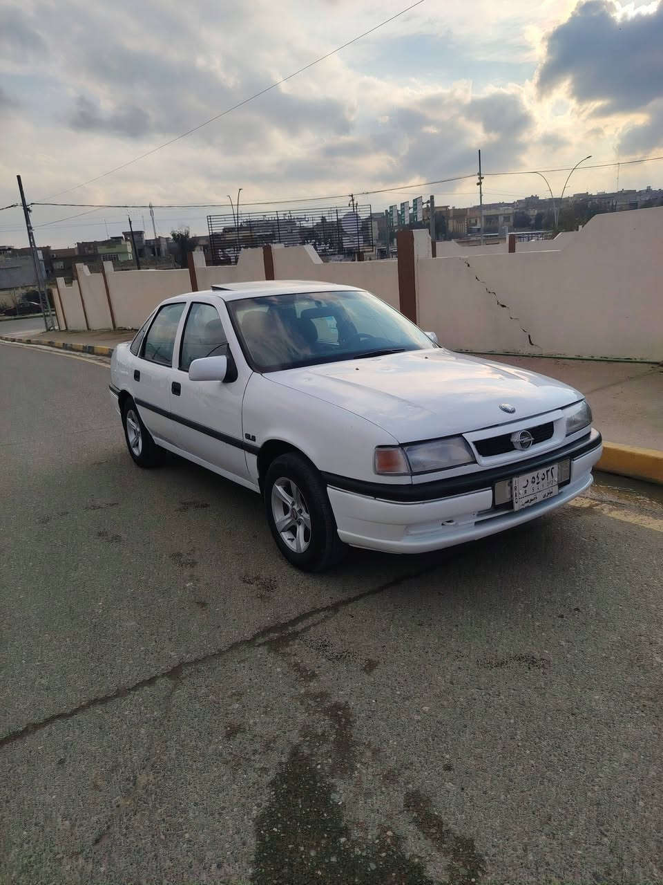 سياره فكتره حجم 16 موديل 1989محدث 95 كابون بانزين موجود شرط التحويل من الشرعي تصليح دواير ودوسات فقط قطر صبغ مابيه شرط استيرن بور قفل مركزي اسلايت مسجل سماعات مضخم سياره جاهزه من كلشي كير ومكاين شرط طخم تايه جديده ***********#*********** اتصل والخاص مغلق
