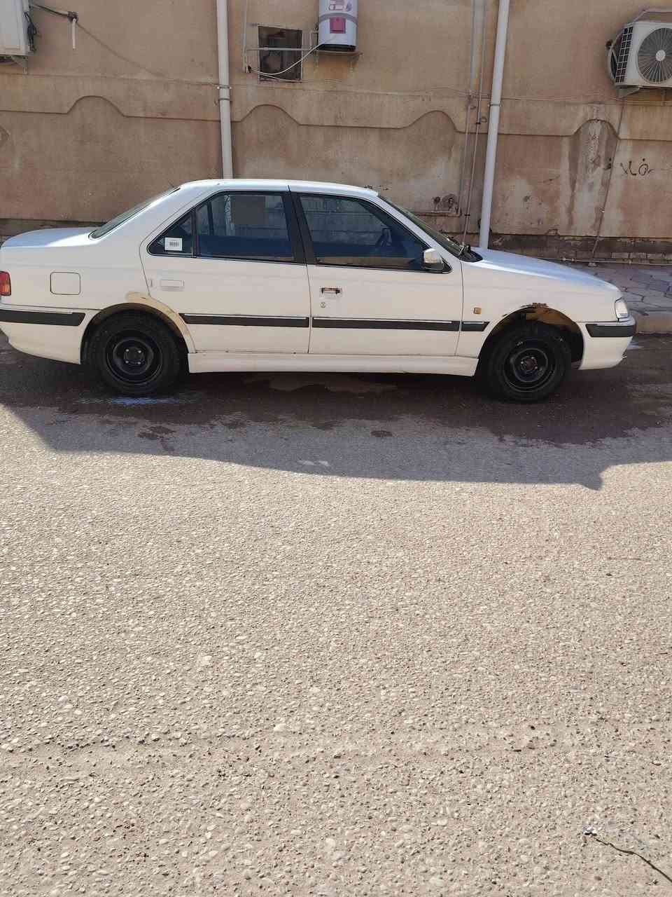 سياره للبيع بيجو بارص موديل 2013 باسمي بيه هلالات بسيطه كلها شغاله تبريد تدفئه تخم تاير حداديه مكينة خير من الله *********** واللي يحب يتصل هذا رقمي
