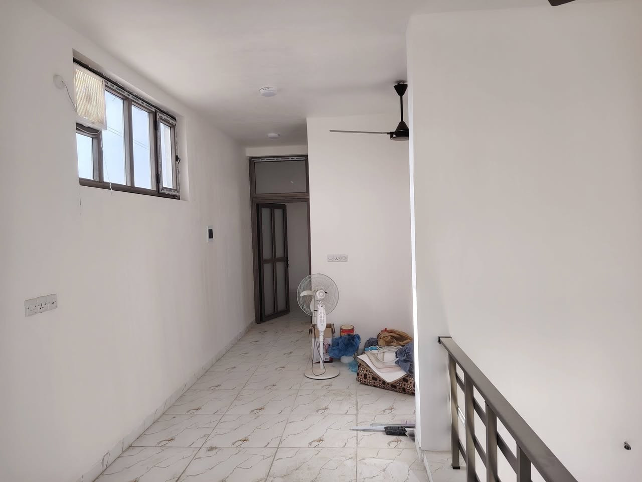 بيت البيع مساحة ميه متر طابقين غرفتين نوم وصاله وهول ومطبخ وصحيات داخلية سند ٢٥ طابو زراعي شارع تبليط البيت ركن على شارعين مقابيل دواجن حي الرحمن ***********
