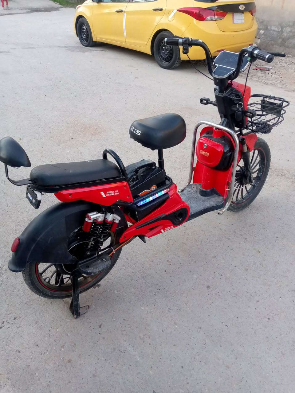 سلام عليكم دراجه للبيع موديل 25كامله ما بيها اي نقص بطاريات 5جدد السعر 300وبيها مجال والله ماخذها 650قبل فتره وهسه معتاز وريد أبيعها ديالى الغالبيه،اتصال ***********
