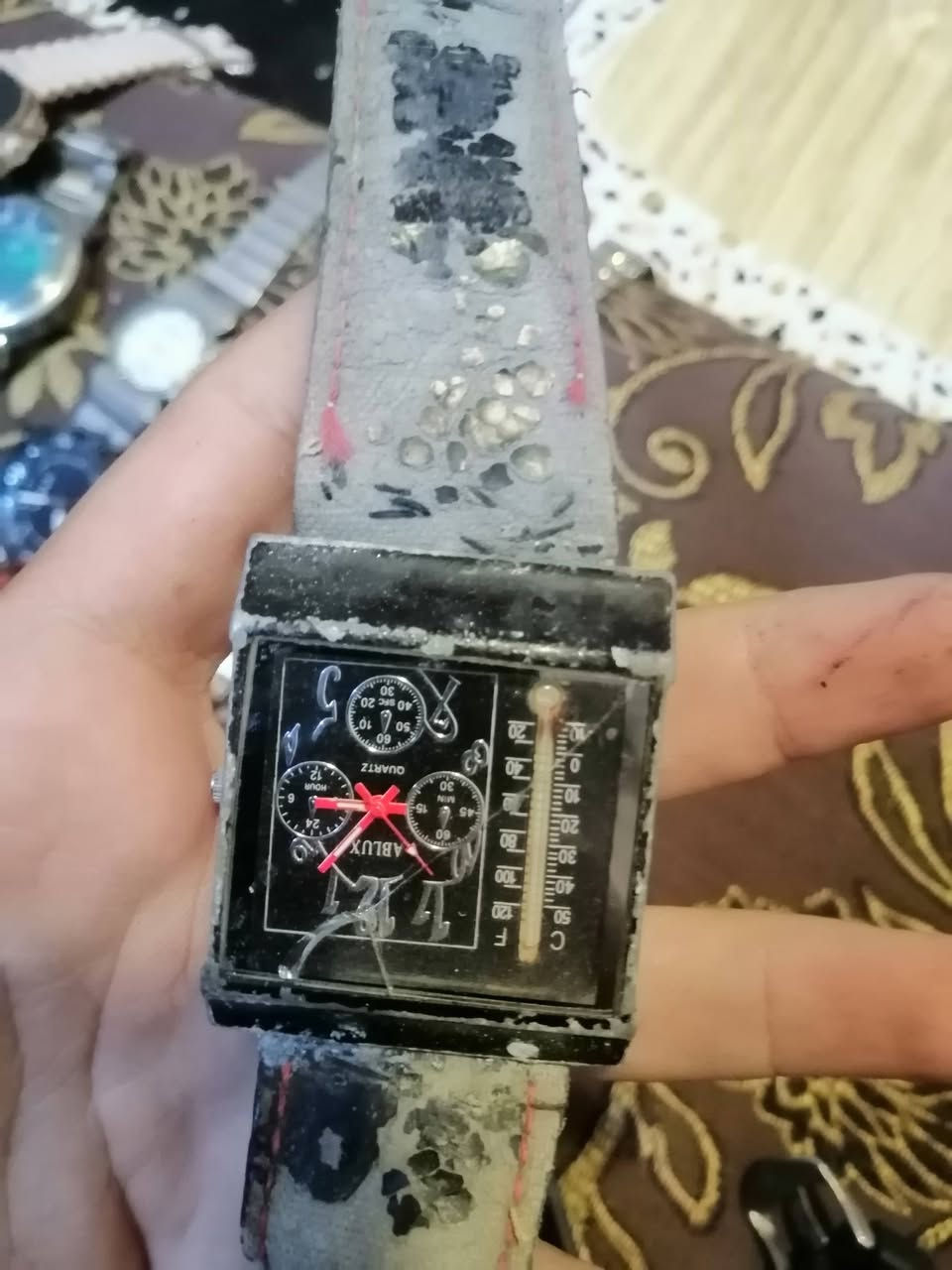 ساعات البيع رايدلهن باتريات كلهن شرط قيم واخذ


**إذا كنت صاحب هذا الإعلان وتريد حذفه لأي سبب، رجاءا أرسل رسالة إلى الدعم الفني**