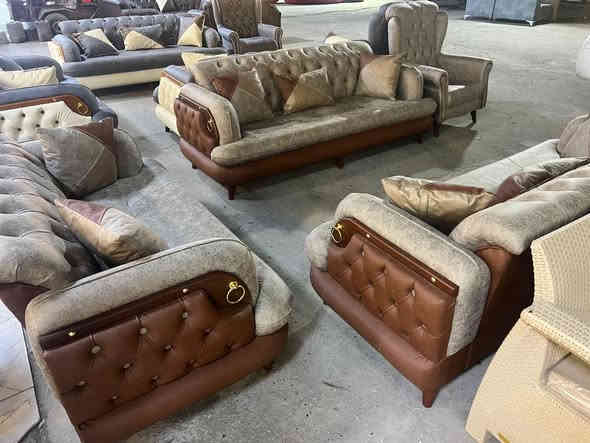 تخم الماني بجميع الألوان والباندا وموديل الهيمي 
 وعمل جميع أنواع الديوانات   حسب الطلب  بجميع القياسات 
البيع بالتقسيط المريح   ضمان خمس سنوات إسفنج وخشب وقماش 
 سعر المتر للديوان  يبدأ ب ١٠٠ الف وحسب الموديل 
عنواننا جلولاء الشارع العام مقابل فرع مديرية الشرطه فرع حي الشهداء 
موبايل واتس اب *********** 
 
***********
