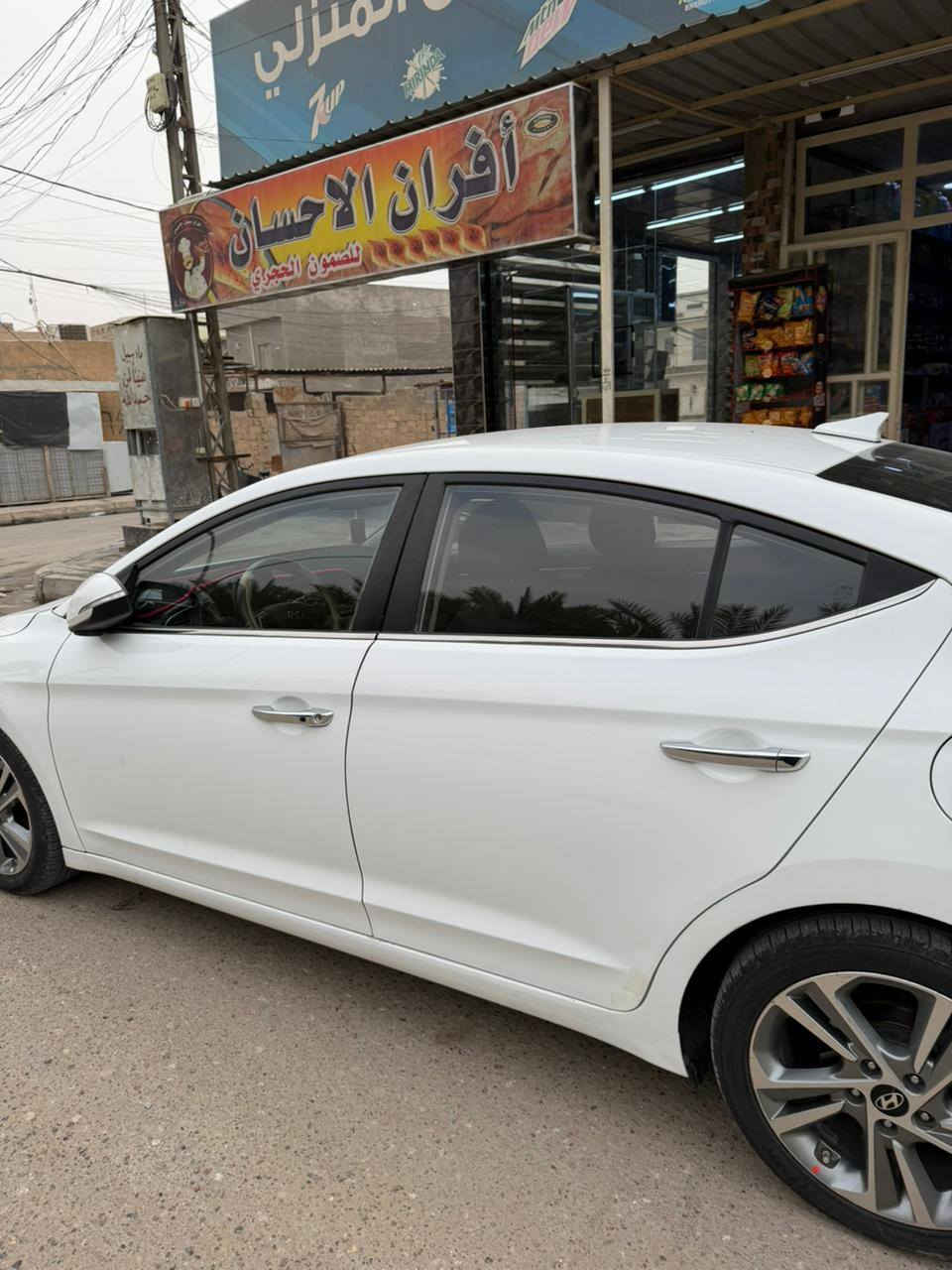 سلام عليكم
سياره افانتي موديل 2016 
رقم بغداد باسمي تحويل مباشر فول مواصفات ما عده فتحت سقف محرك1600
لسعر 130ورقه وبيها مجال 
***********
***********
