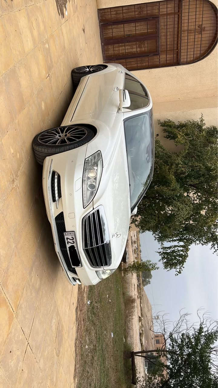 ‎مرسيدس بنز اس كلاس 2012
S350-2012 فل مواصفات 
وكالة خليجي لون صدفي مميز (بدون ضرر او صبغ او حادث او بارد).
long باب طويل رئاسي
دواخل بيجي اوف وايت بلكامل مع دركة صاج بلادي 
‎بانوراما ✅
تدفئة وتبريد كشنات امامية وخلفية مع مساج
الكشنات الخلفية منفصلة 
رادر امامي
لايتات داينمك مع فرة الستيرن 
ماوس تحكم بمواصفات السيارة
split view
‎بيبان مع الجنطة شفط
‎ناظور ليلي🛑
ويل ١٩ بلادي مع تخم تاير جديد
‎جكات ونظام ايرماتك 
‎ بردات كهرباء عدد 5
‎بصمات عدد ثنين ضمان دولي سرقة وانتربول 🅾️
‎عداد مسافة/165 الف 
‎بدون نقص بدون مصرف 
تخم تاير جديد
سيارة صفر مسج تحويل مباشر
25,500$
*********** حلة, بابل
