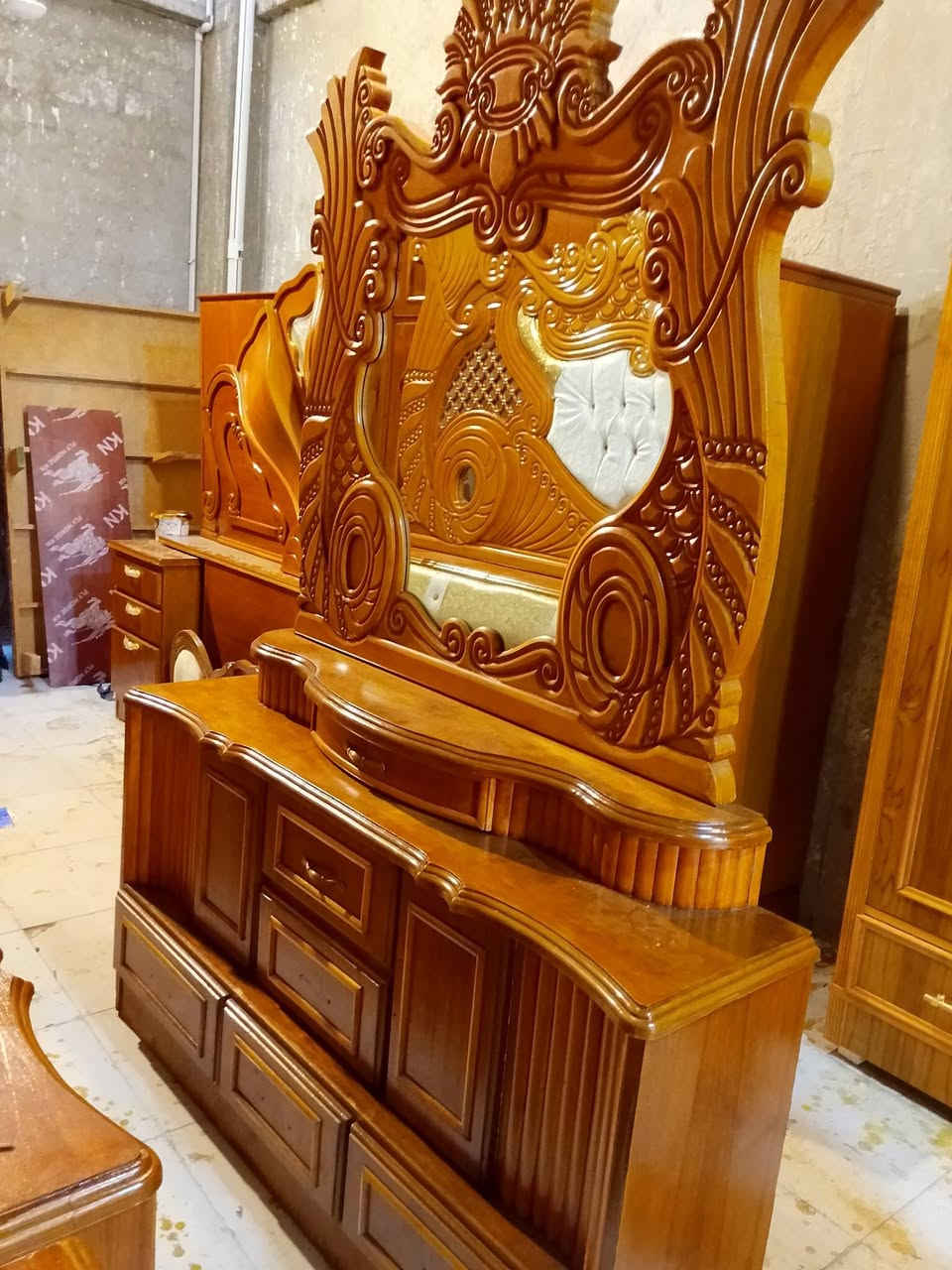 غرفه خمسه أبواب ملحق شغل ثكيل درجه اولى نضيفه حيل حيل حيل نقش زان زان شرط غرفه رقم ***********
