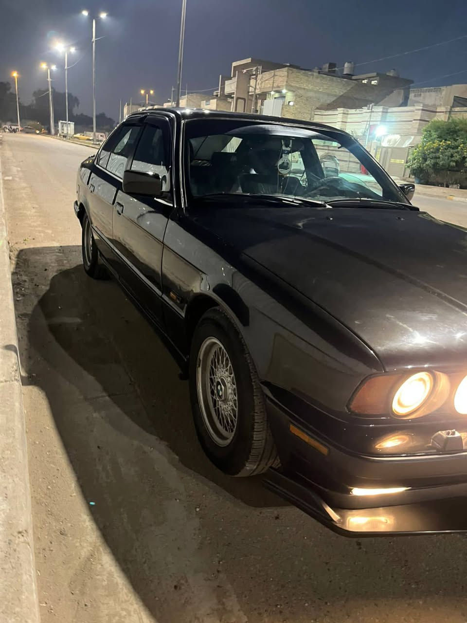 مراوس فقط با احدث وانطي فرق 535 موديل 92 ماشيه 140محرك 3500 على وضع الشركه مكفوله من الخياس فقط صبغ عام كشنات كهرباء تدفئه وتبريد العنوان بغداد الخطيب ***********
