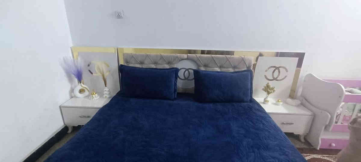 غرفه تركيه للبيع 5قطع نضافه 80% 100 نجف حي الوفاء رقم الموبايل والسعر 450 وبيها مجال***********
