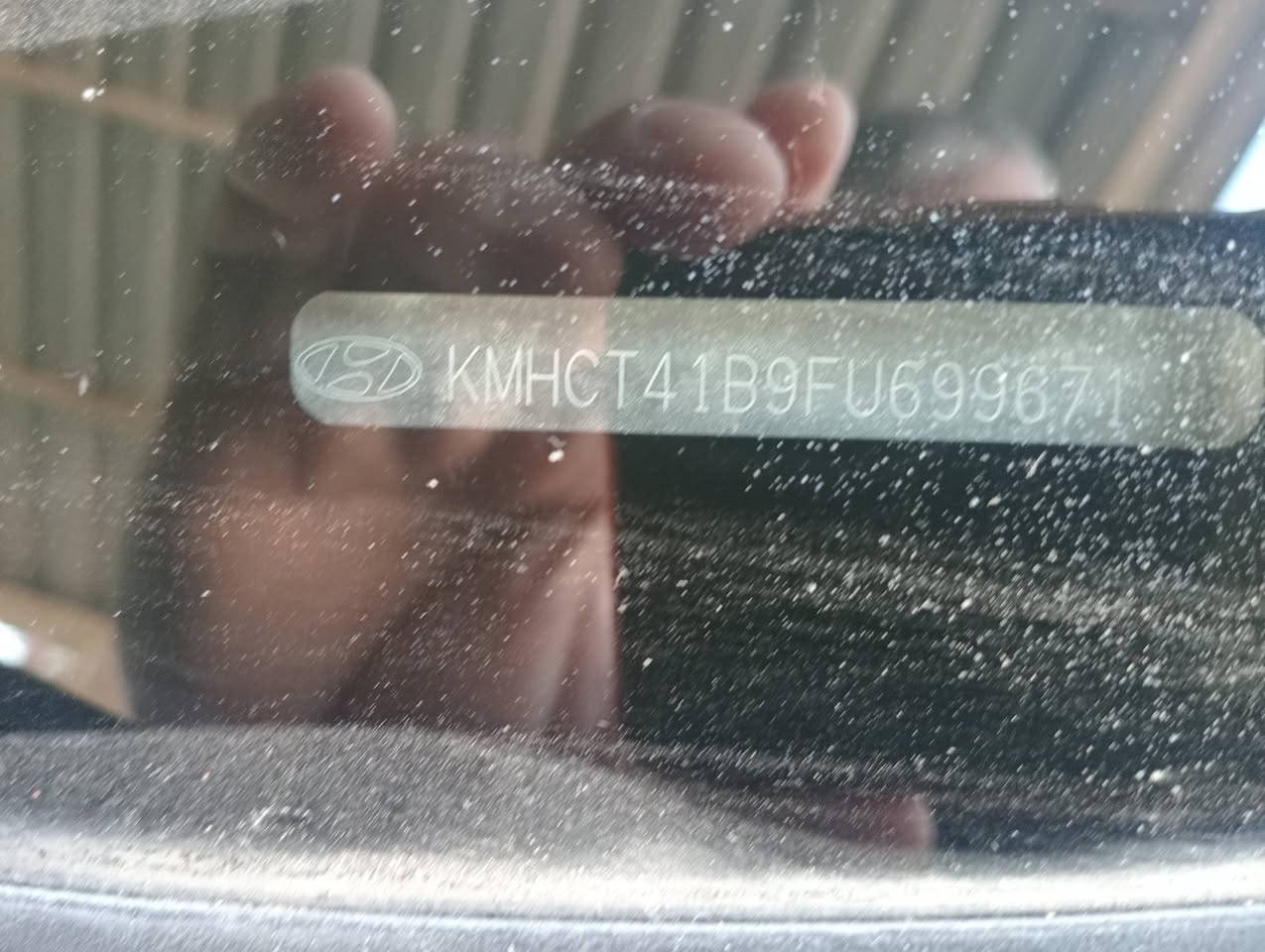 سيارة اكسنت خليجي موديل 2015 صبغ جاملغ الامامي والدعاميه نفسه ماشيه 270 كغم رقم  ***********
