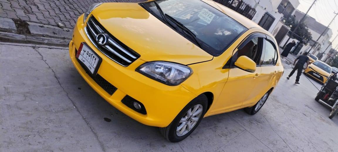 السلام عليكم اخوان كريت ويل فولكس موديل 2012 رقم بغداد سنويه بسمي مشروع وطني مصفره هيئة وغرمات سنويه صادره ل2027 كير أوتوماتيك كير محرك بشرط سياره جاهزه تدفئه شغاله السعر 57 بيها مجال  مكاني كركوك حي العسكري رقم الهاتف ***********
