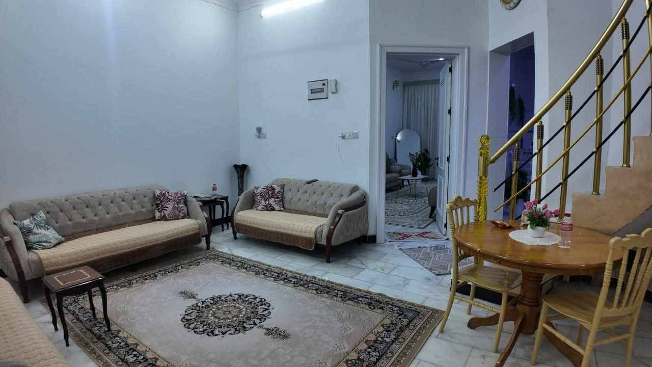 بيت للبيع طابو بحي اور الثانيه قرب هيئة الاتصالات والاعلام مساحته 150م على شارع 15م كونكريت منطقه هدوء ونضيفه بيت مرتب وحلو وجه 7 ونزال 20 ..يتكون من طابقين
📌الطابق الاول غرفه 4*5
استقبال 7*3
مطبخ 3ونص*5ونص
صاله 6*4 مع الصحيات داخليه وخارجيه ومناور
📌الطابق الثاني يتكون
غرف عدد 2
وصاله كبيره 9 امتار تصلح غرفه ثالثه وصحيات

#السعر 270مليون
🔴الاتصال او المراسله *********** 
🔴 تريدلك قطعه ادخل للكروب وتابع عروضنا
https://chat.whatsapp.com/C1nT53VqymkKcWRtVmBq6R?mode=gi_t
