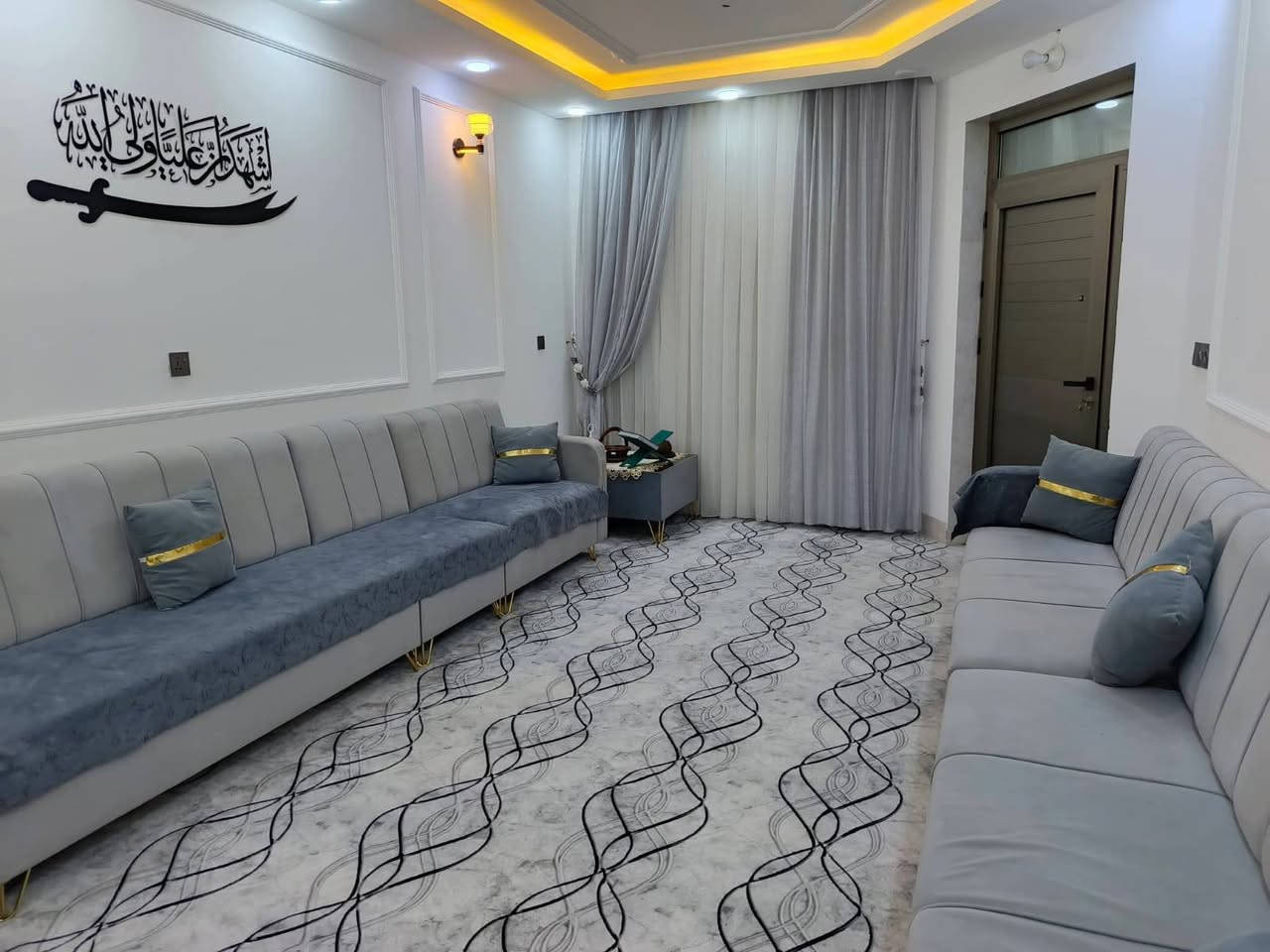 ديالى خانقين
بيت للبيع داره كوناره كيعان حجي حازم 
150 متر فرع اسواق كلات 
 بناء جديد قاط الاول استقبال وهول ومطبخ حار وبارد مع 2 غرفه نوم
قاط الثاني درج خارج استقبال وهول ومطبخ  مع2 غرفه نوم
***********
