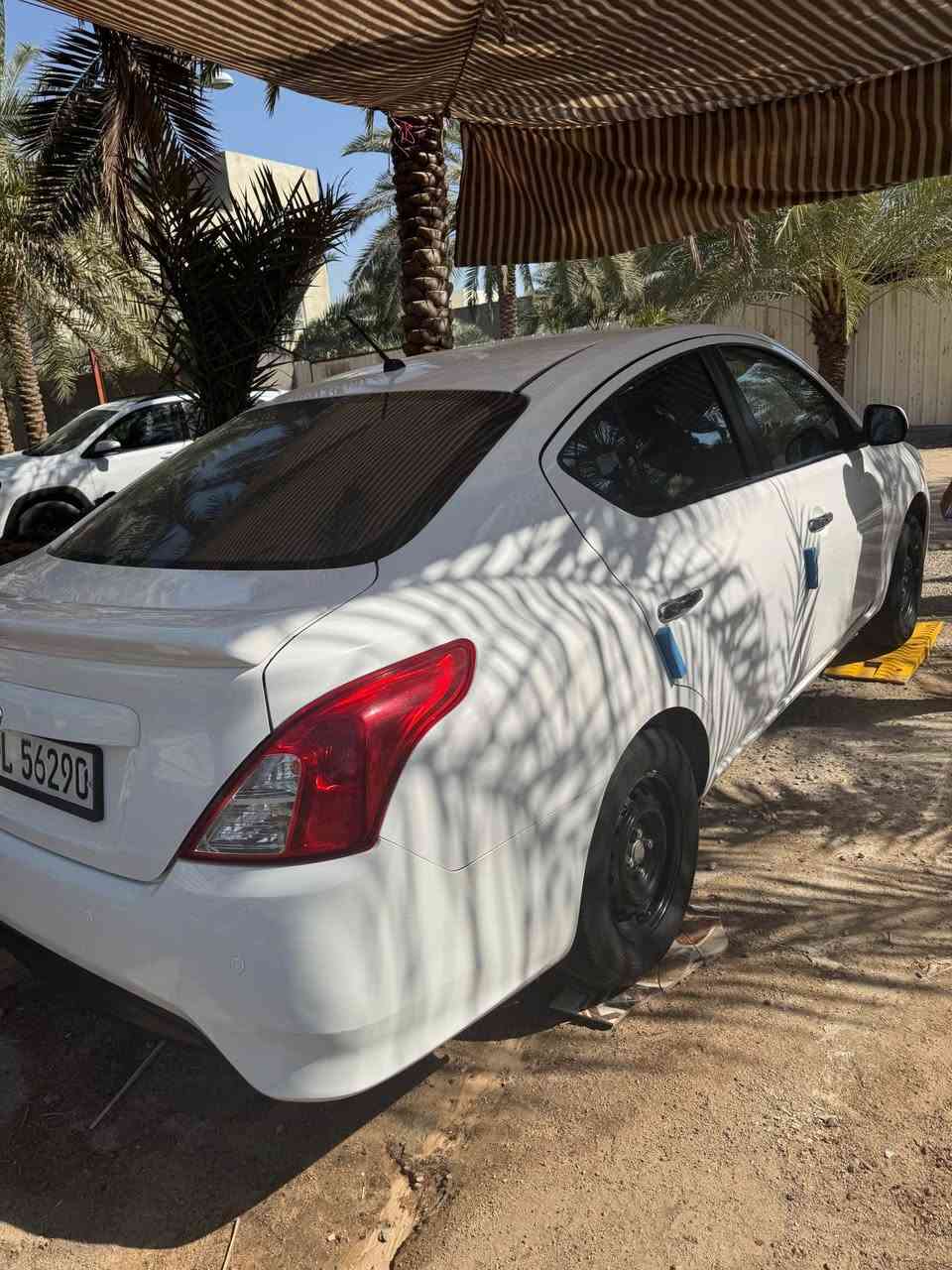 السلام عليكم نيسان صني هندي موديل 2020سياره نضيفه جدا بيه بس بارد بلباب العبري بس والباقي كفاله محرك كير حداديه تبريد ثلج شادله شاشه لكزز دوخل ارضيه جلد سياره عله ايدي نضيفه سنويه جديده تنتهي 2030 تريد وكاله تريد تحويل  ماشيه 100 
العنوان البصره ابي الخصيب 
رقم الهاتف *********** 
السعر 110 وبيه مجال شط العرب, البصرة
