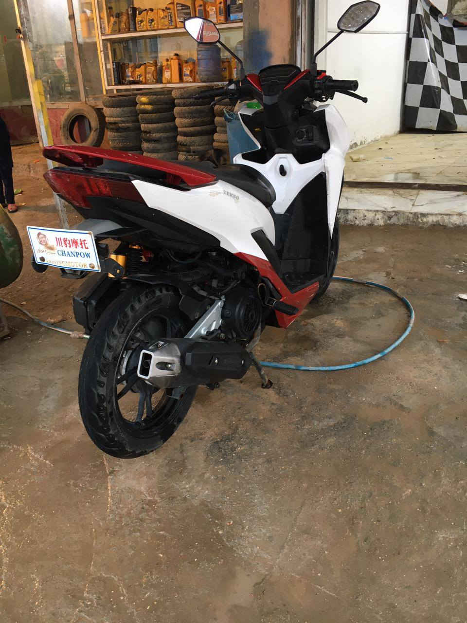 اللهم صل على محمد
دراجه توسان  ايراني اصلي وكيل نوار   موديل 24 ماشيه 16 الف  

اوتوماتيك مكينه كفاله نعومه ونهضه فول كهربائات جاهزه

بيها كسر بالكفر بسيط  سعرها حاليا  550 الف  بيها مجال لشراي 

للعلم السعر من الوكيل يشهد الله مليون و650  وتكدر تتاكد 

مكاني ديوانيه حي الفرات 
***********
