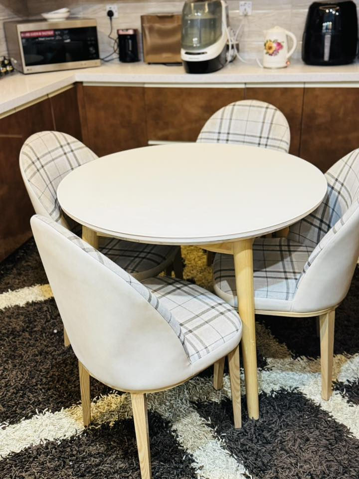 للبيع ثلاجة ومجمدة وميز طعام جديدات ونظيفات مكان حي الجامعة   للاستفسار.  (***********)
(***********)
