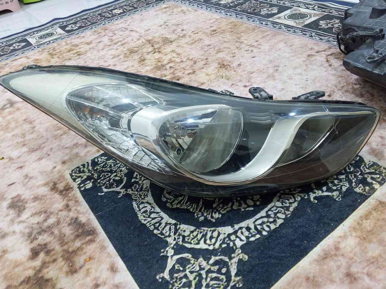 السلام عليكم اخوان لايتات اللنترا مضلع خليجي من يرهم من موديل 11 الى13 نظيفات العظم مالتهن اصلي تفصيخ بس الجامات مو اصليات السعر 65الف للاستفسار اكثر المراسله خاص او الاتصال ***********
