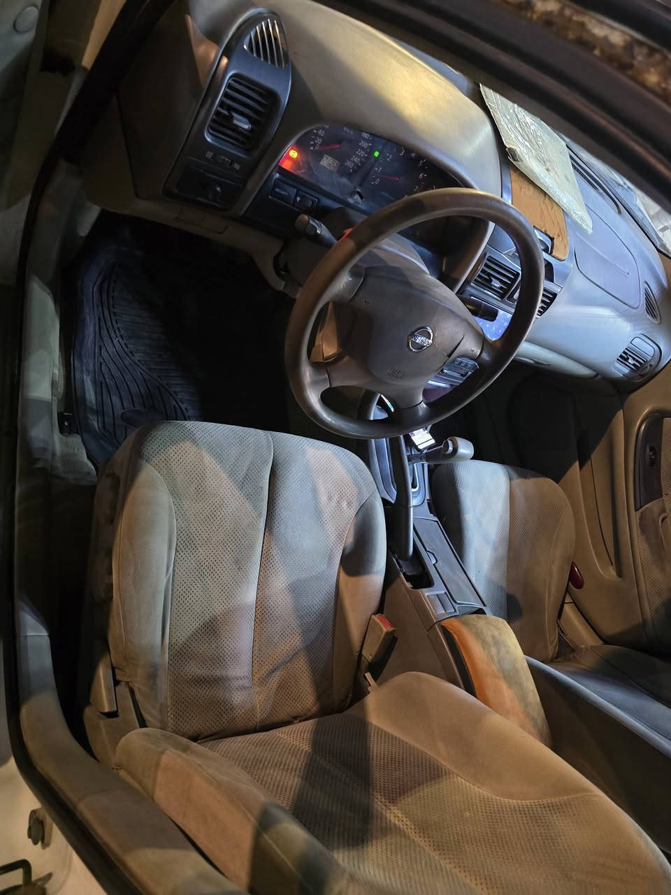 مكسيما نيسان ٢٠٠٨ مزاد الداخلية كير بلاد مكينة نعمه بيها ضعف قليل مكفوله من العيب معاملة كاملة ترقم مباشر عنوان حلة شارع٦٠ قرب مجسر نادر سعر ٤٣ ***********
