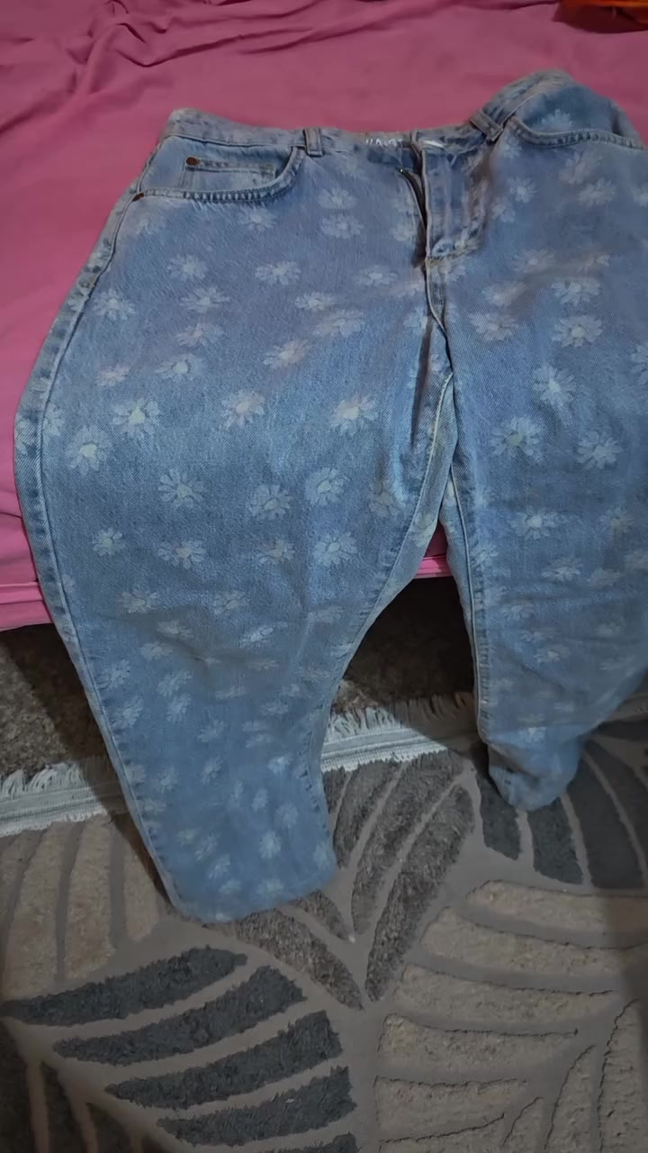 السلام عليكم للبيع فستان وبناطير بنطلون وردي قياس 36 والبيجي 38 والأسود 32 والسمائي 32 والفستان يلبس حد عمر 11 سنة والبنطلون الي بي جيوب قياس 36 السمائي سعر الفستان 45 الف والبناطير على 7الاف  عنوان سويب البياع قرب فلكة الميتين و الملابس جديدات استعمال مرة وحدة


**إذا كنت صاحب هذا الإعلان وتريد حذفه لأي سبب، رجاءا أرسل رسالة إلى الدعم الفني**