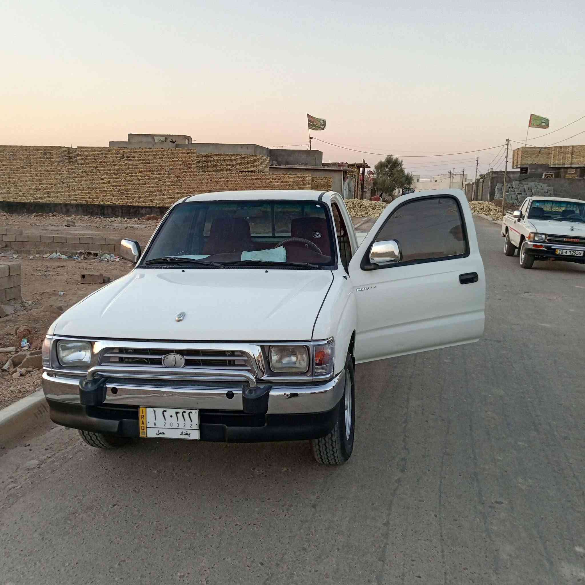 السلام عليكم بيكم 2001للبيع مكينه مكفوله كير اكسل شاصي كله كفاله تخم تاير جديد تبريد شغال السعر 65 بيها مجال بصيط رقم الهاتف ***********
