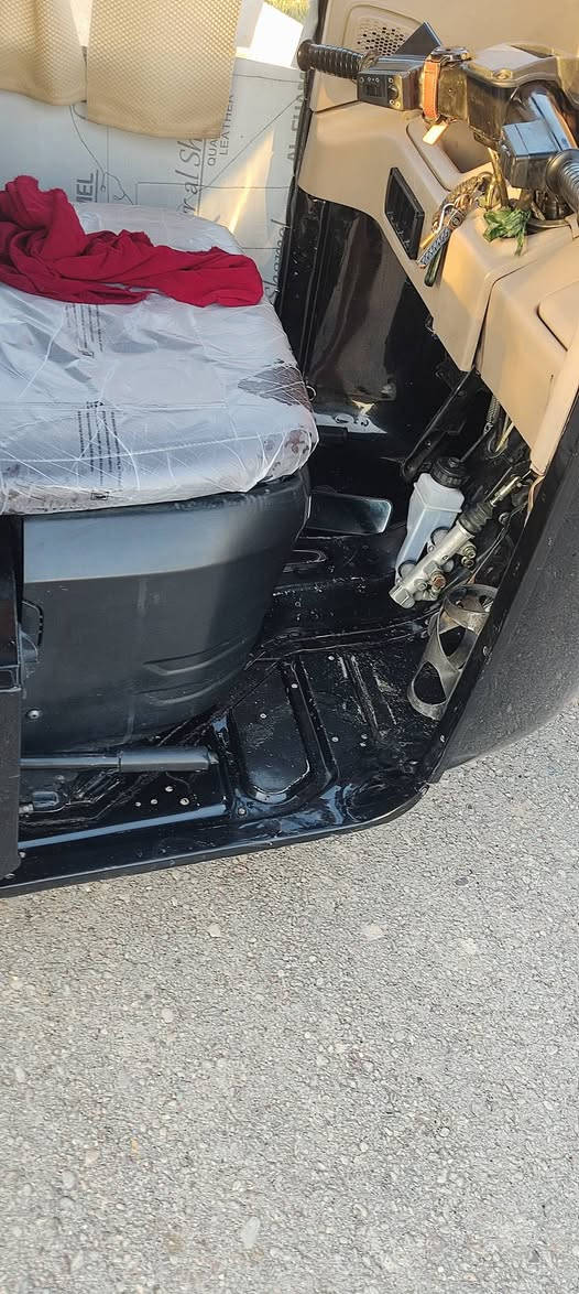 السلام عليكم تكتك موديل 22شهر 10كامه عامه فقط بيه طخه بسيطه كلش وما مصلحه ترجع بارد جاهزه ع اخر حبايه مكاني بغداد ***********
