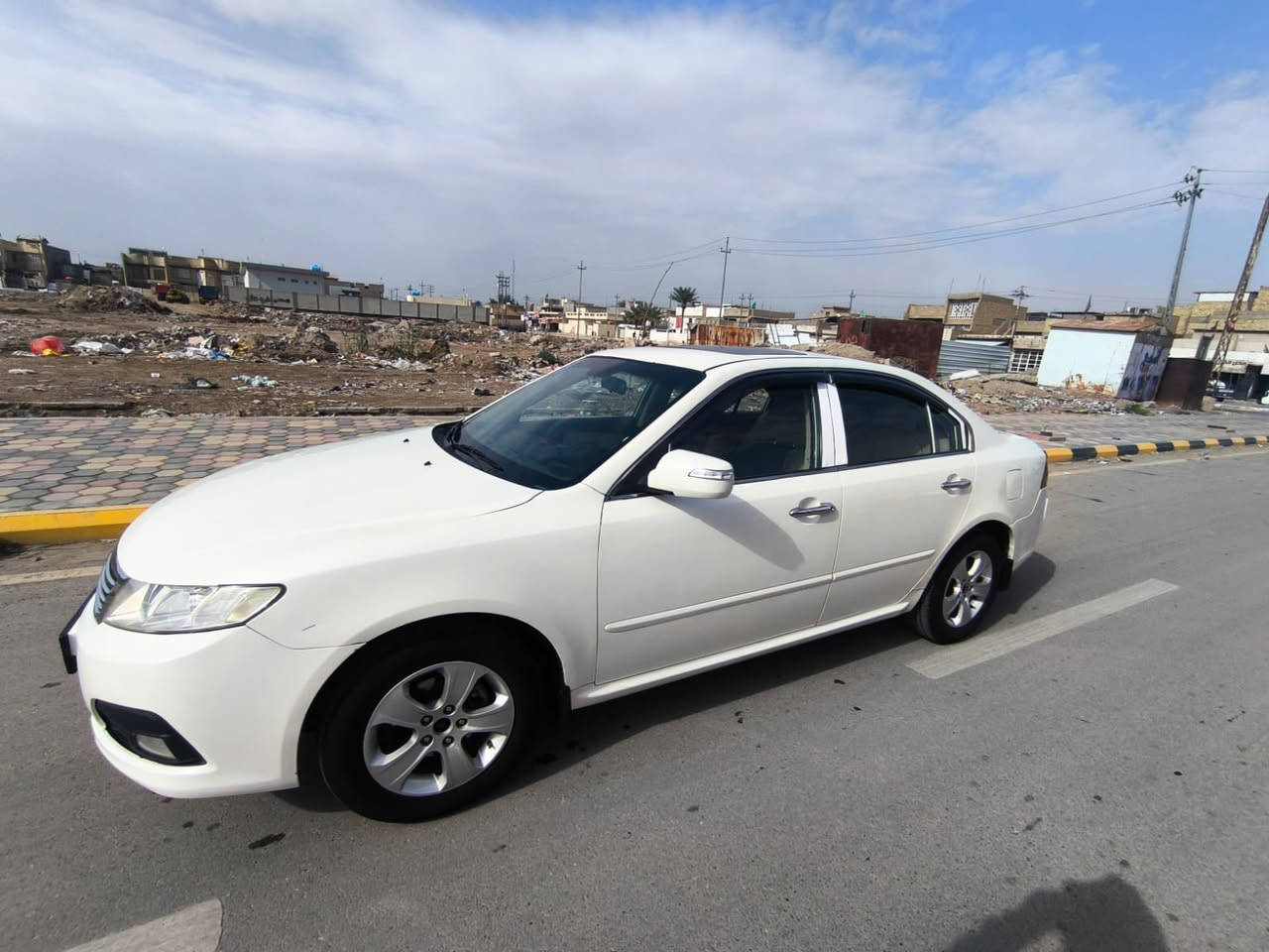 السلام عليكم
اوبتما ٢٠٠٩ خليجي سياره خير من الله مكينه ٢٠٠٠ دوش ما بيها تنقيص فول
المواصفات 
اشاير بل مري 
تحكم ستيرن 
مانع انزلاق 
بنوراما 
مري شفط 
شديت الها منظومه تبريد جديده وصدر خلفي جديد 
ضررها صبغ عام 
اتصل وتعرف سعرها ما متواجد ع الفيس
***********
