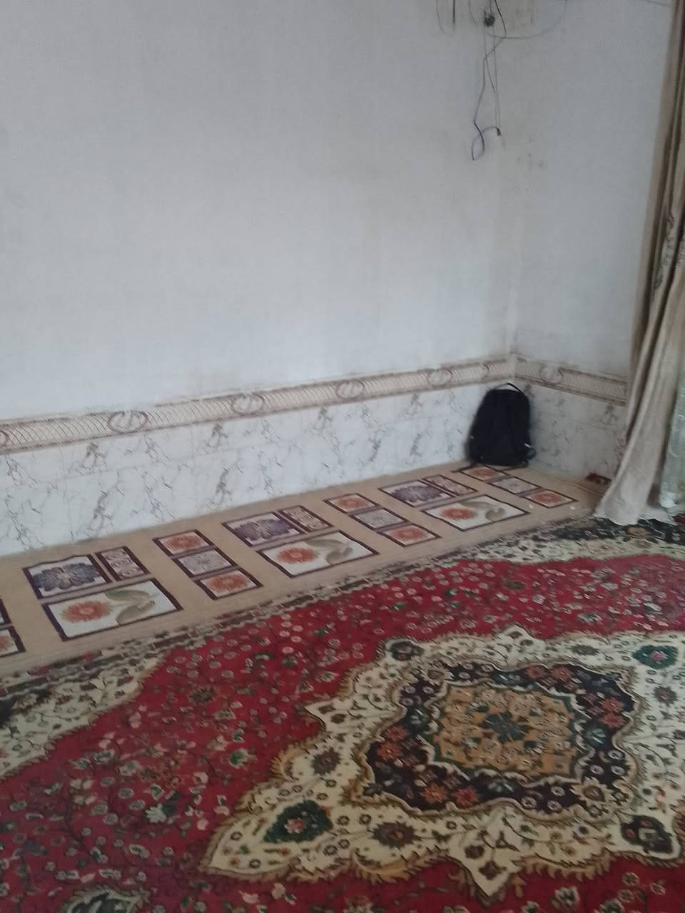 بيت للبيع في الحيدرية الاحولي الاول قرب مدرسة كرماء العرب المساحة 200م البناء أساس صب والحايط بلوك وسقف عگادة 2غرف نوم ومطبخ وحمام وصاله وستقبال ومجموعة صحيات خارجية رقم الدار 1127 السعر 75 ت***********
