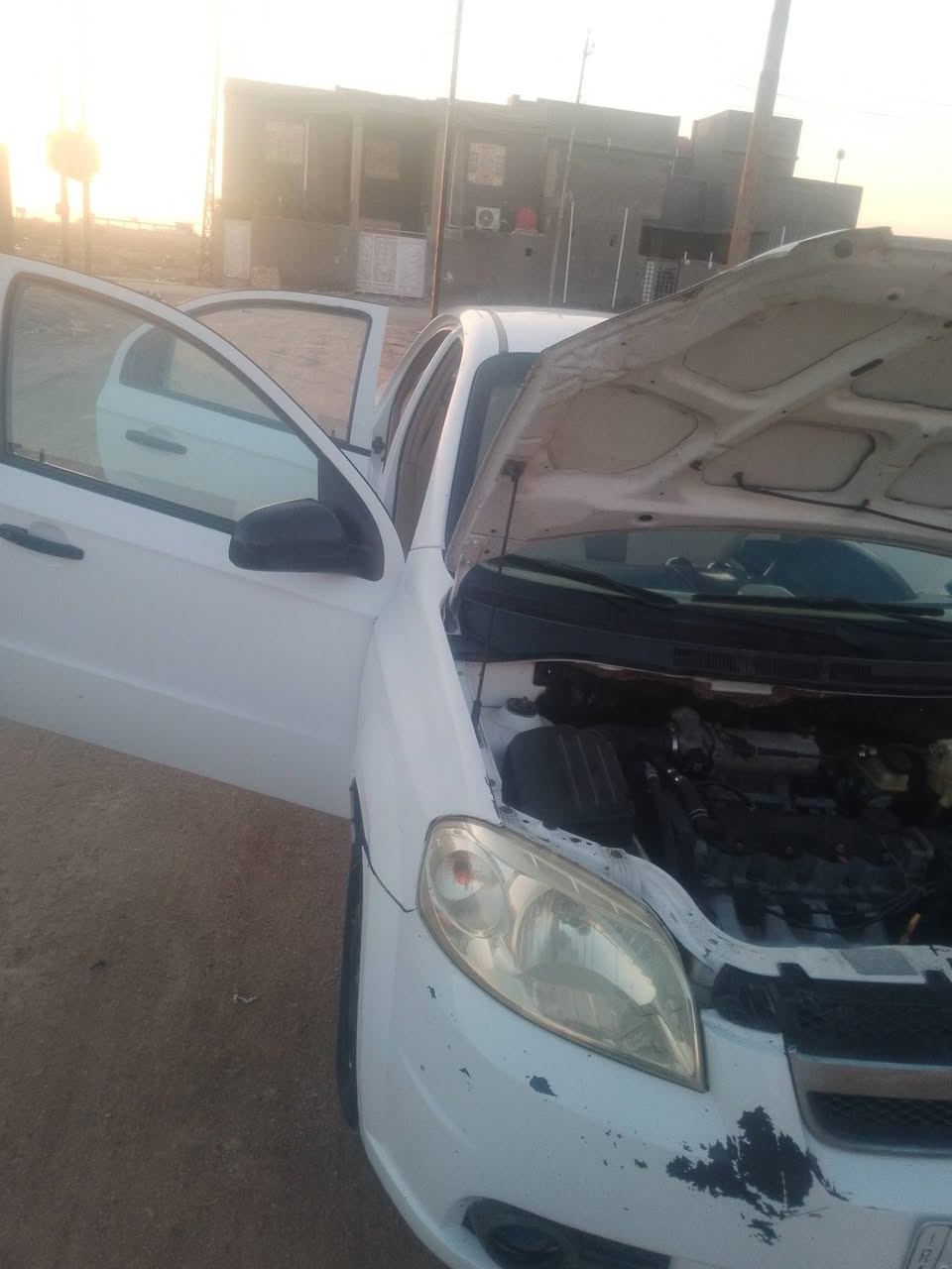 بسم الله تعالى 
سيارة للبيع افيو موديل 2010 محرك مفتوح السعر ***********
