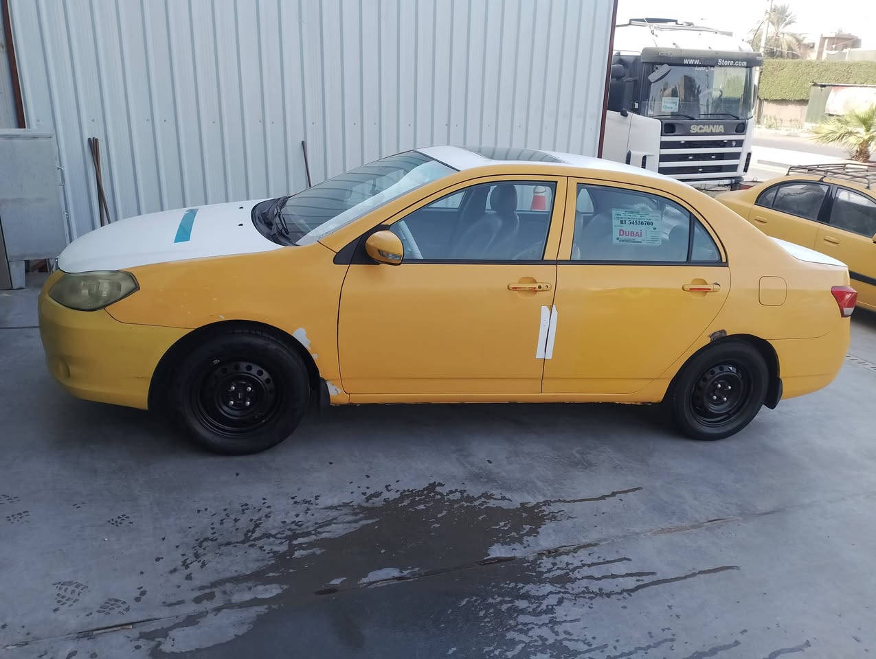 السلام عليكم
سياره للبيع بي وأيدي مديل 13 G3
السياره خير من الله السياره كفاله كير محرك شواصي تبريد شغال السياره مثل ما واضح يمك بل صوره لا ضربه لا تبديل لا خياسات فقط ذني أو لكطتهن واضحات بل صوره غيرهن اي خياس ماكو بل سياره
 السياره سنويه تنتهي  27 
السياره تبريد شغال ثلج مواصفاته معروفه 
السياره خير من الله  
كير عادي 
مكاني بغداد 
السعر 45 او بي مجال
***********
