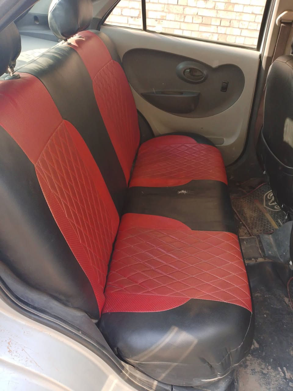 السلام عليكم سيارة للبيع فاو موديل 2013 كير محرك نيسان ياباني اوتوماتيك رقم ديالى سنويه صار تقريب سنه نافذه تحويل مباشر السعر 25 وبيهه مجال قليل العنوان بغداد قرب حي البتول الرقم ***********
